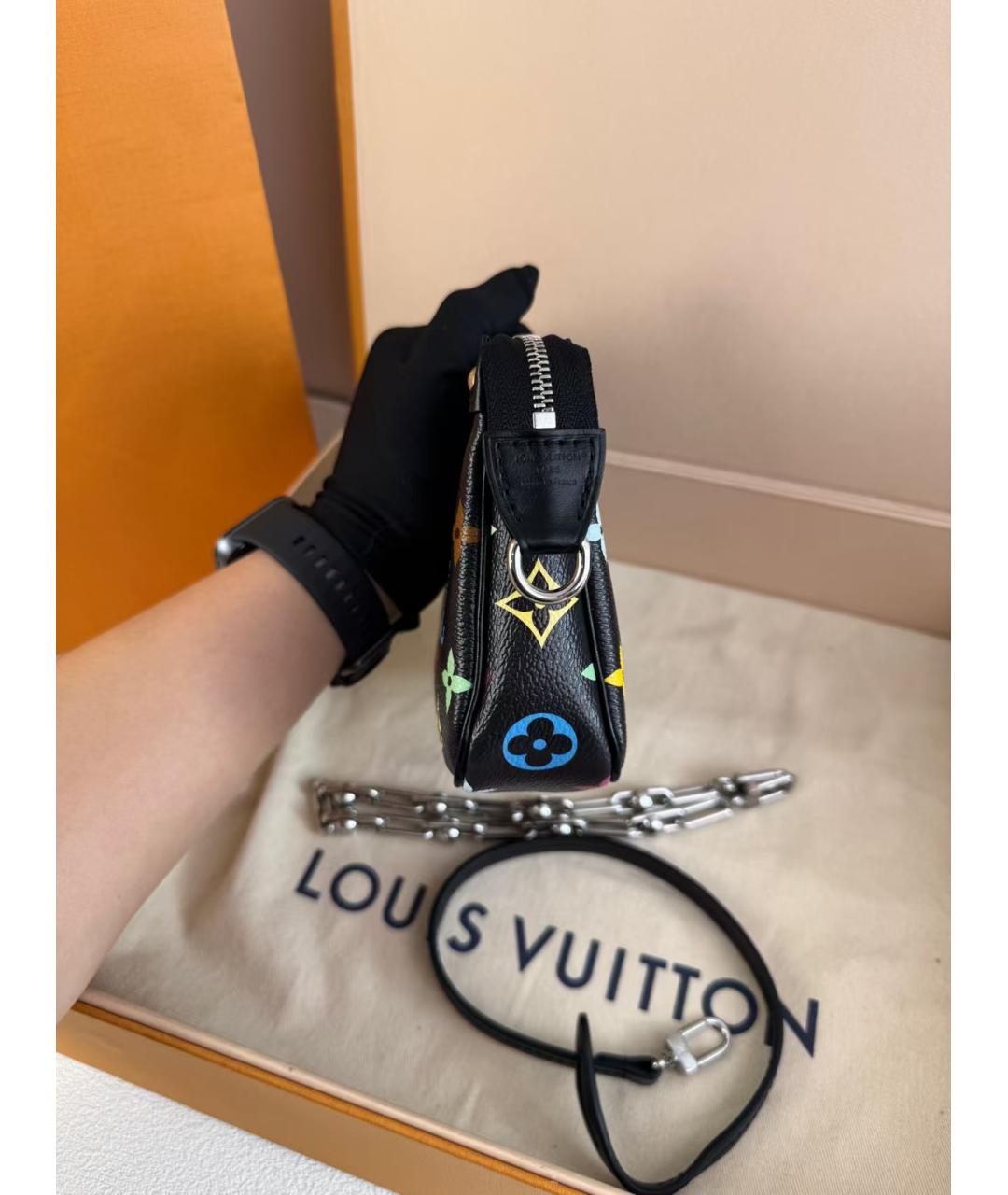 LOUIS VUITTON Черная сумка через плечо, фото 3
