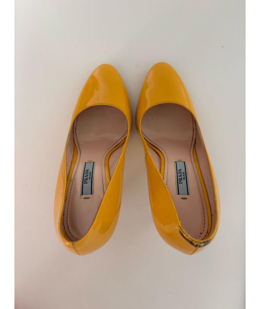 PRADA Желтые туфли из лакированной кожи, фото 3