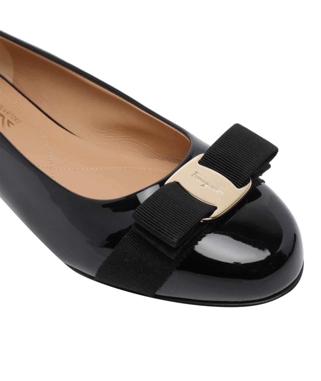 FERRAGAMO Черные кожаные балетки, фото 3