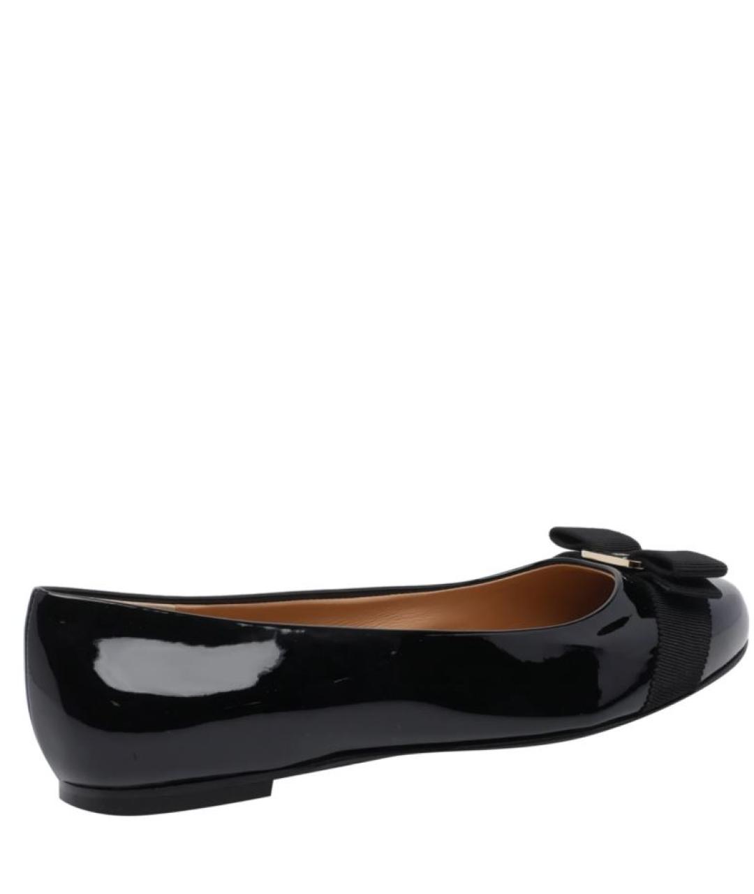 FERRAGAMO Черные кожаные балетки, фото 2