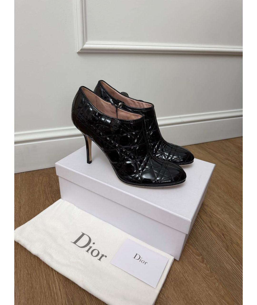 CHRISTIAN DIOR Черные ботильоны из лакированной кожи, фото 8