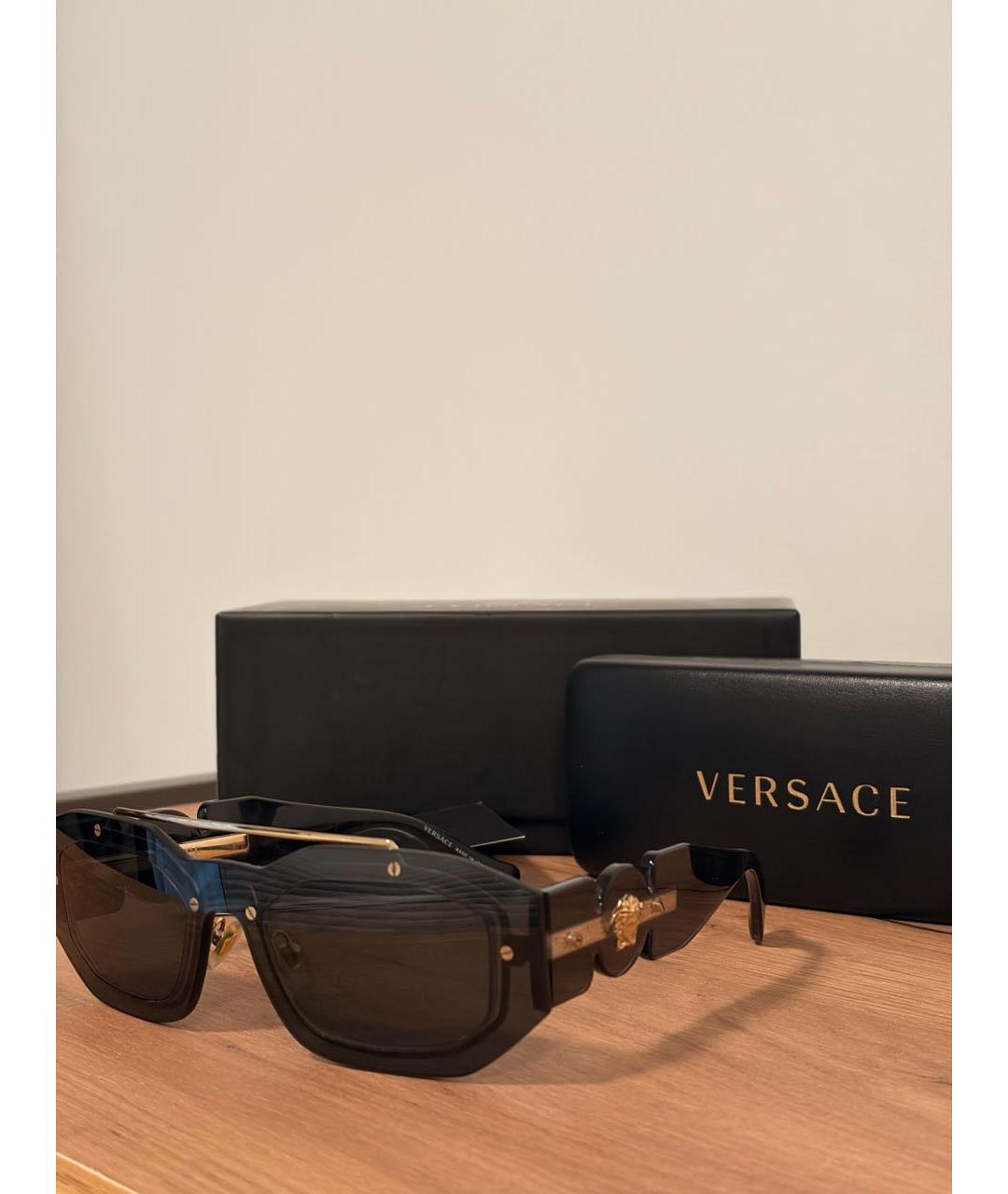 VERSACE Черные пластиковые солнцезащитные очки, фото 3