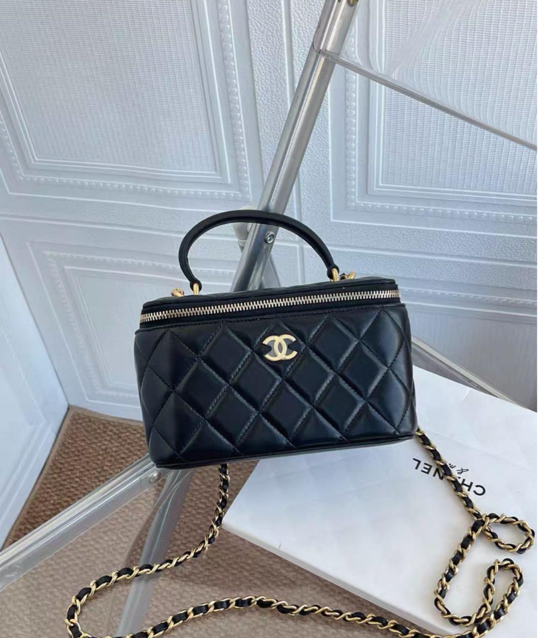 CHANEL Черная кожаная сумка с короткими ручками, фото 2