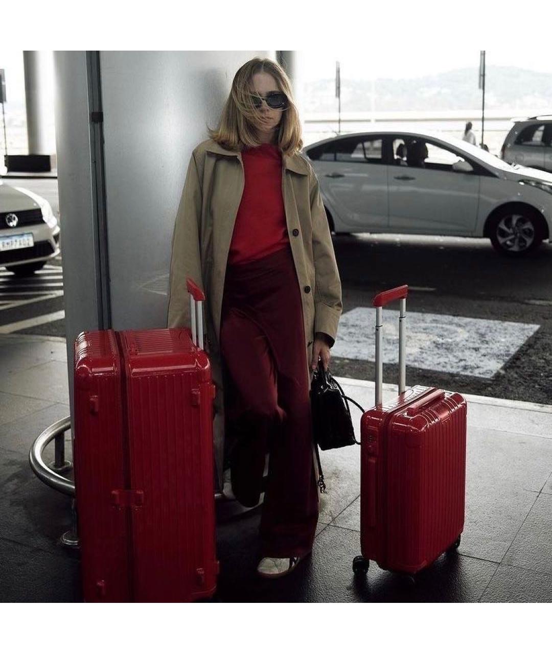 Rimowa Красный чемодан, фото 3