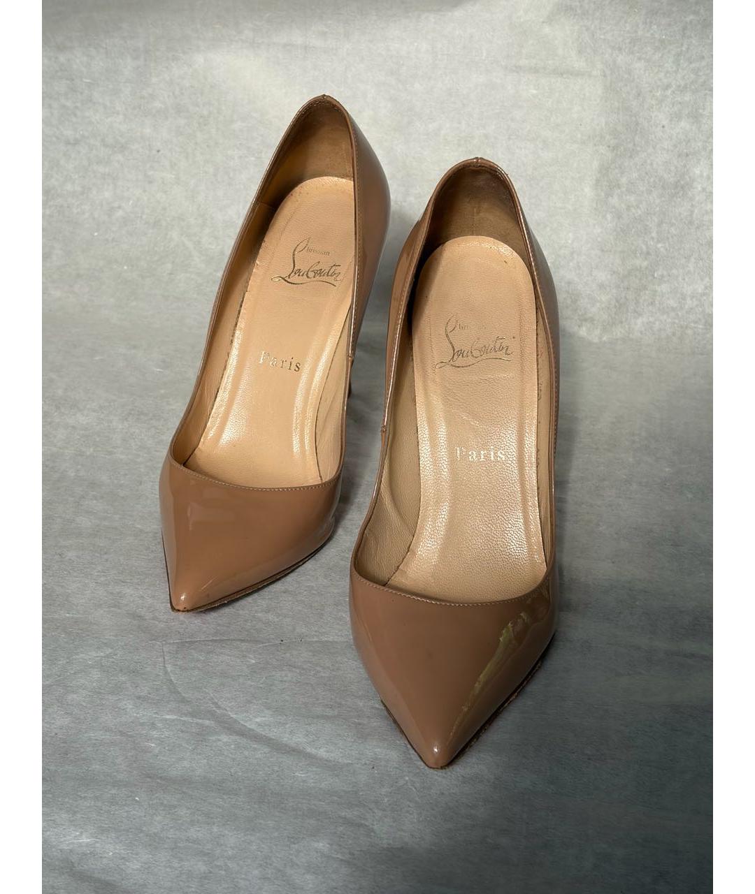 CHRISTIAN LOUBOUTIN Бежевые туфли из лакированной кожи, фото 4