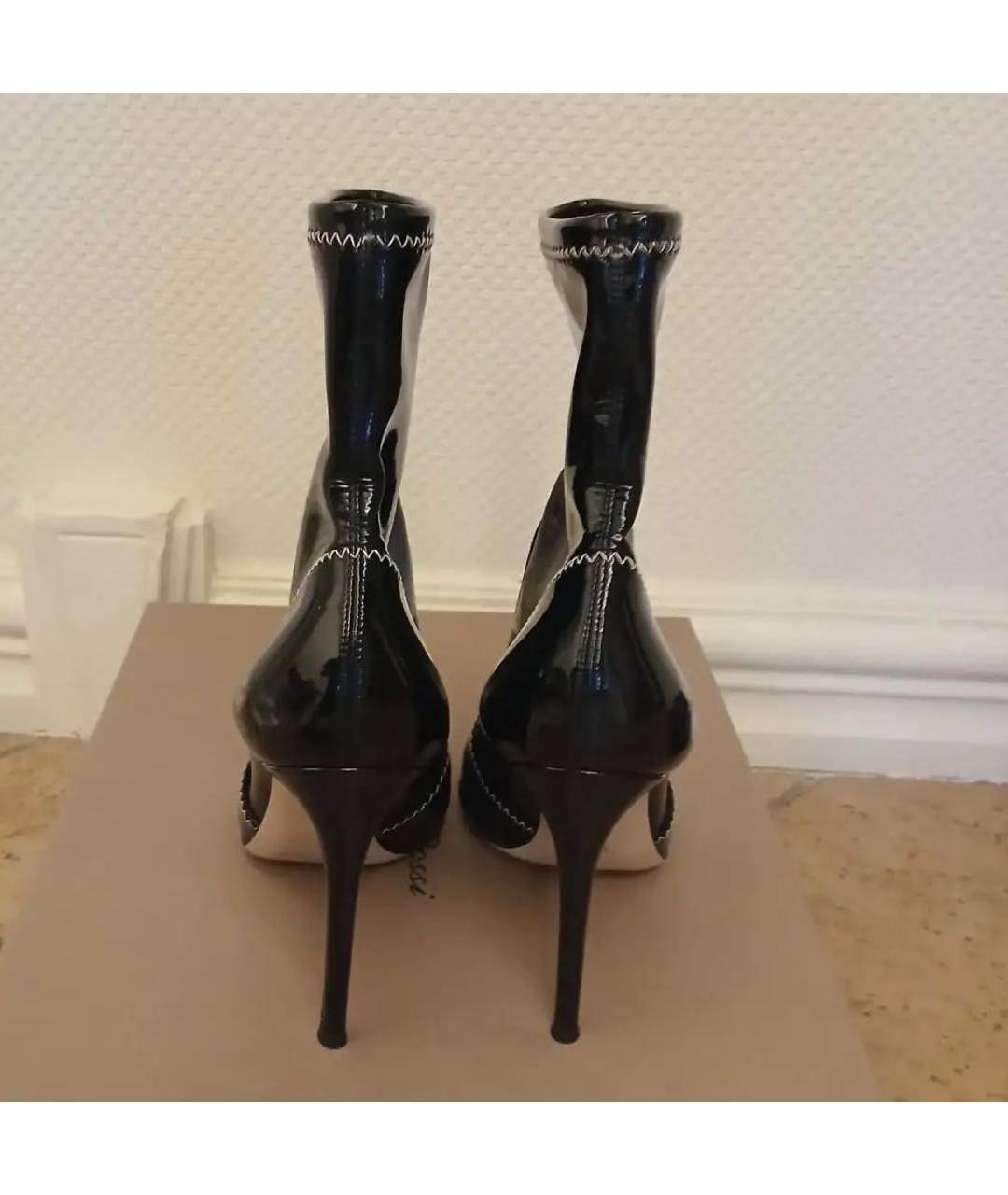 GIANVITO ROSSI Черные ботильоны из лакированной кожи, фото 3