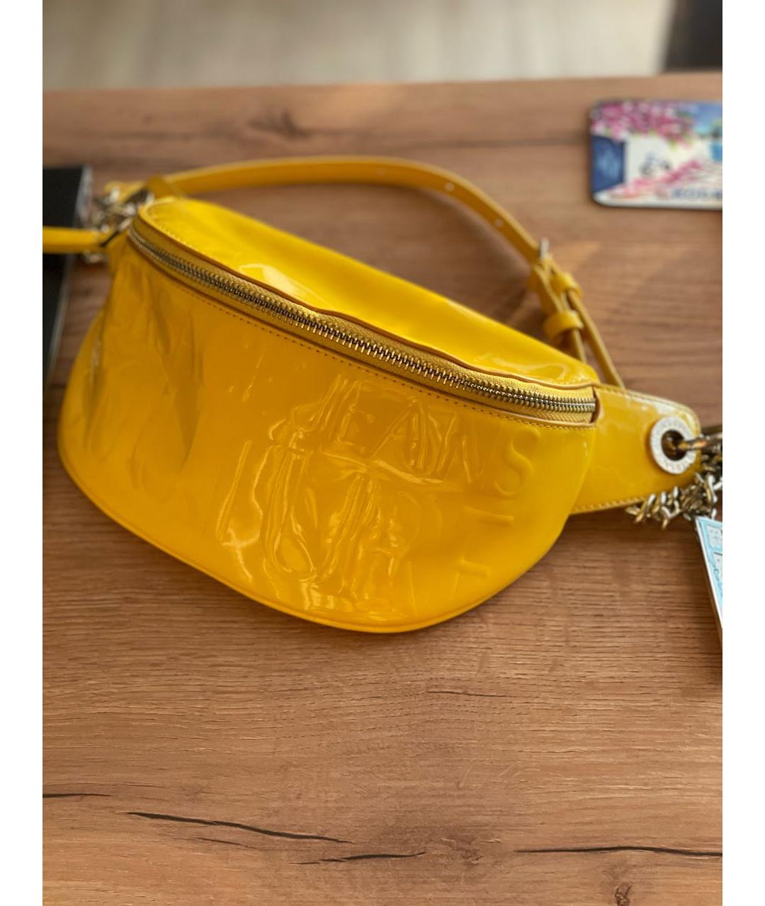 VERSACE JEANS COUTURE Желтая поясная сумка из искусственной кожи, фото 2