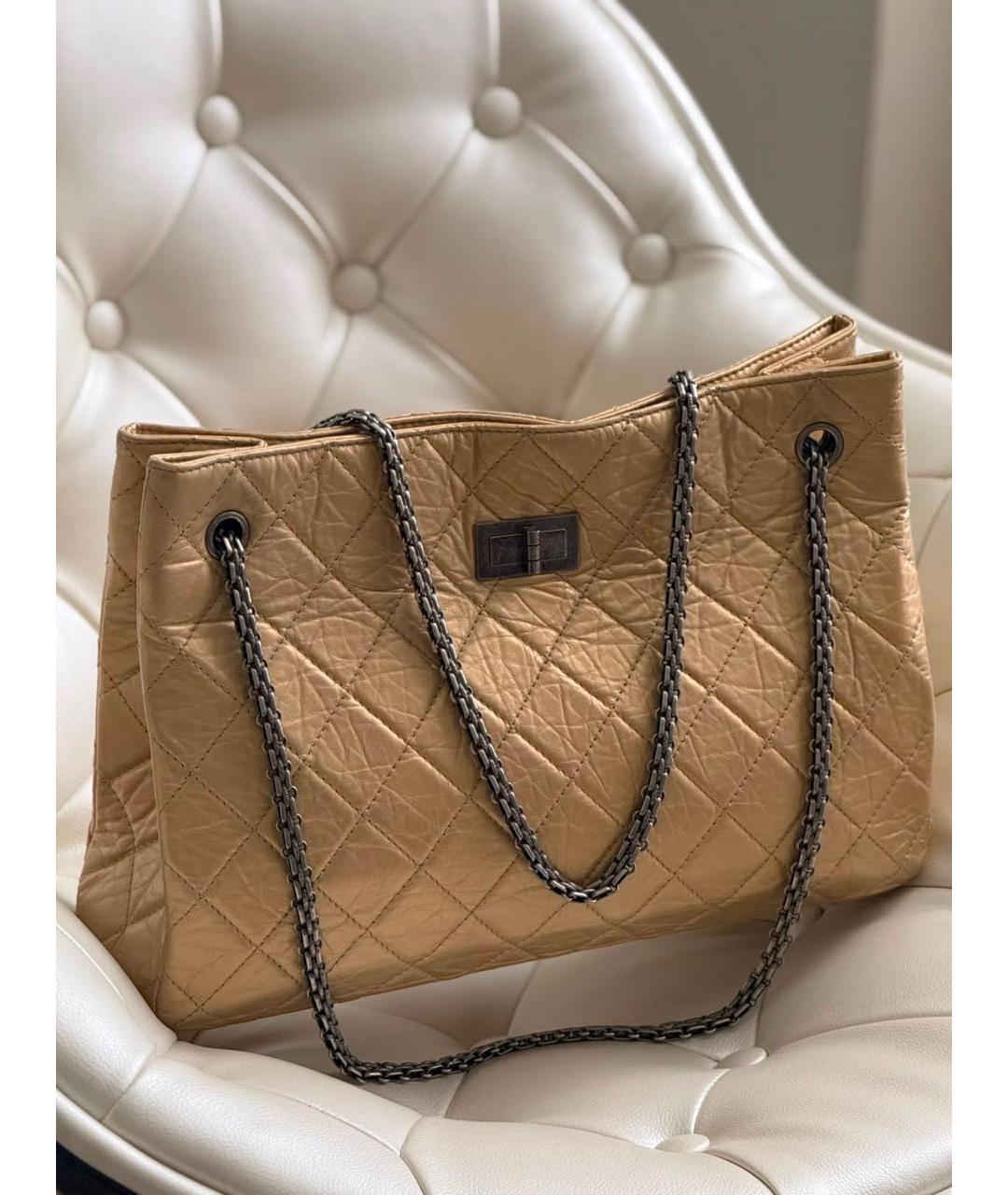 CHANEL Золотая кожаная сумка тоут, фото 2