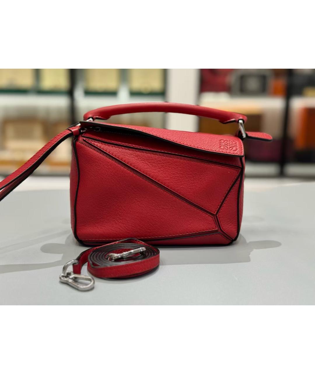 LOEWE Красная сумка через плечо из кожи аллигатора, фото 5