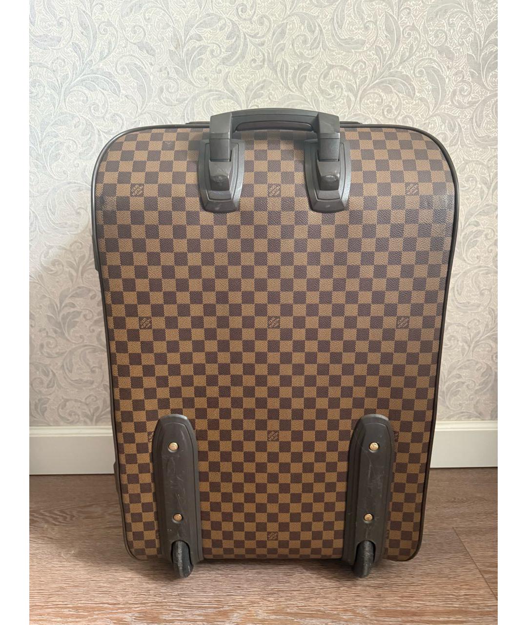 LOUIS VUITTON Коричневый кожаный чемодан, фото 3