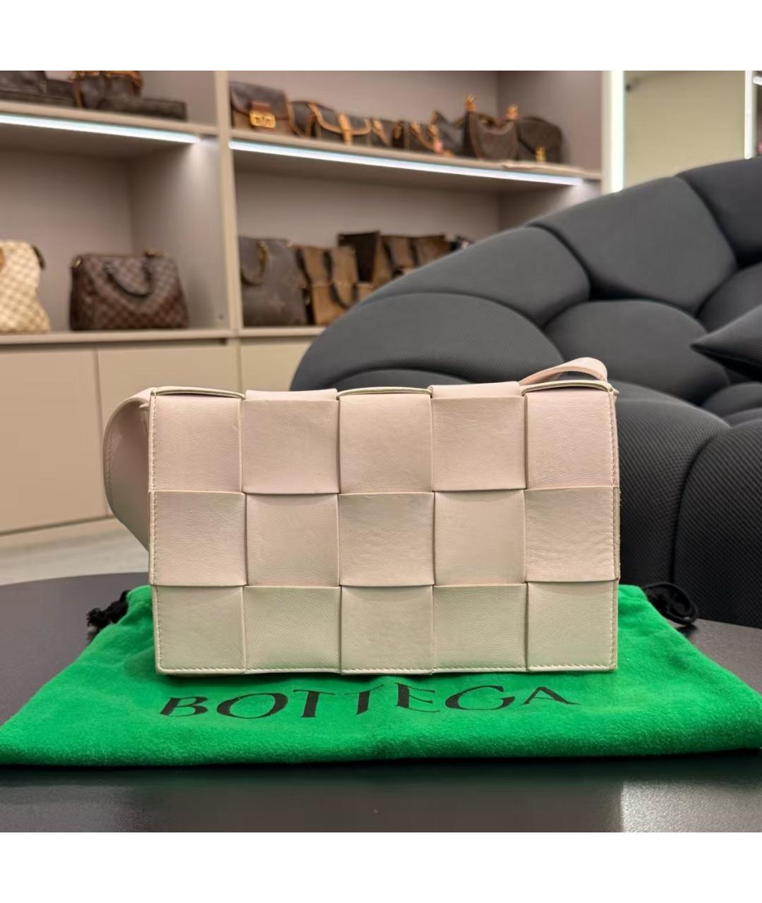 BOTTEGA VENETA Бежевая кожаная сумка через плечо, фото 2