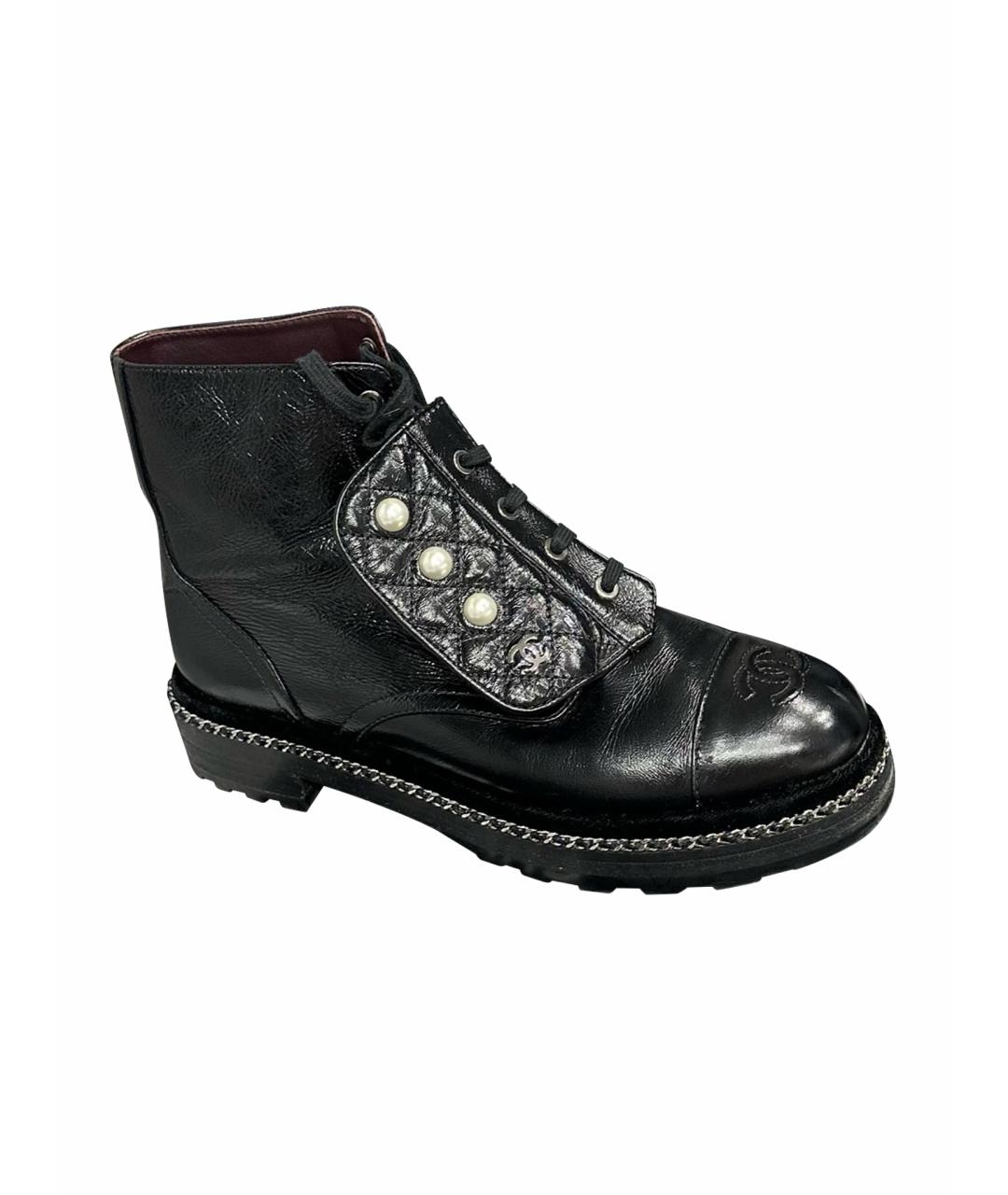 CHANEL Черные ботинки из лакированной кожи, фото 1