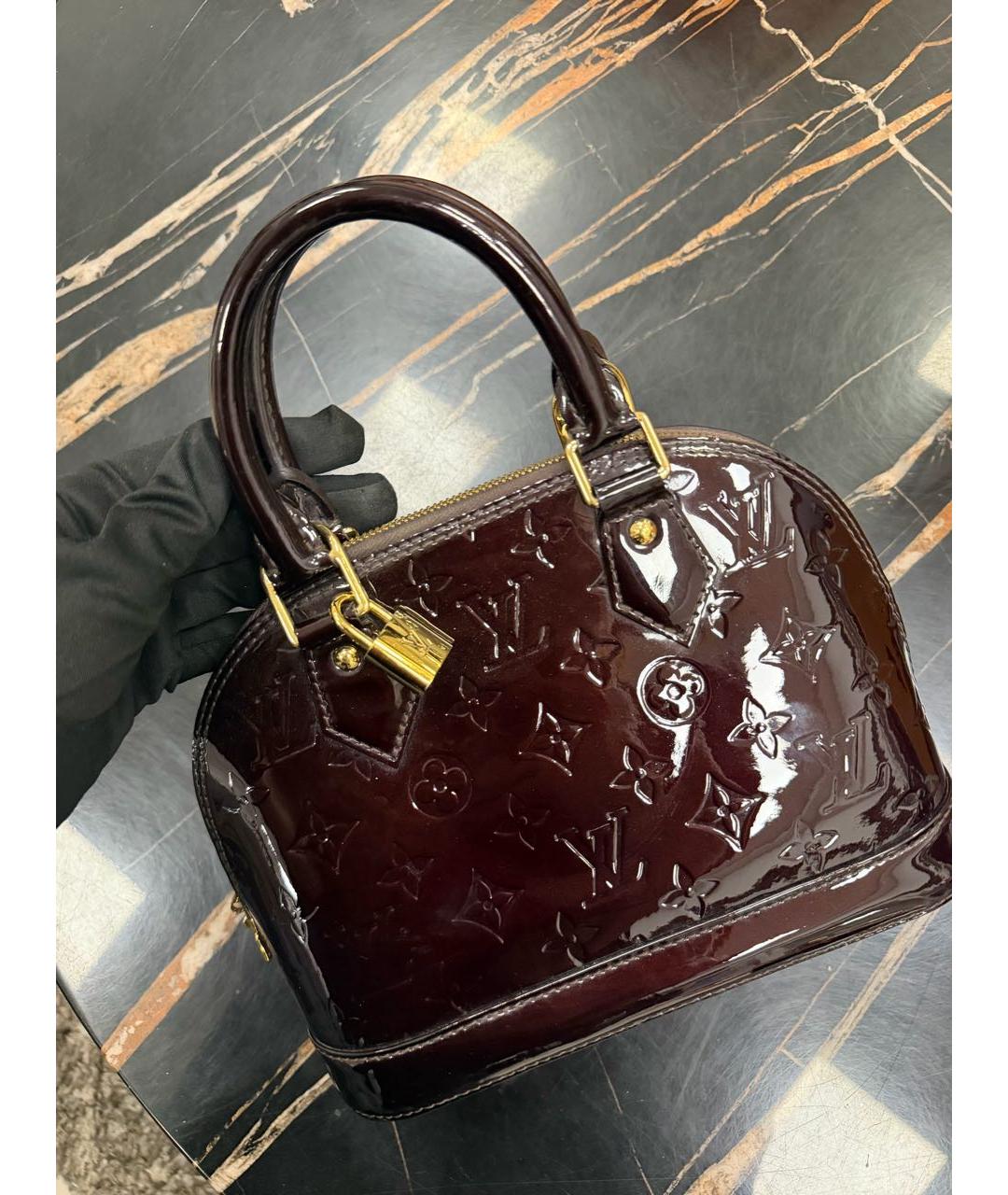 LOUIS VUITTON Бордовая сумка с короткими ручками из лакированной кожи, фото 4