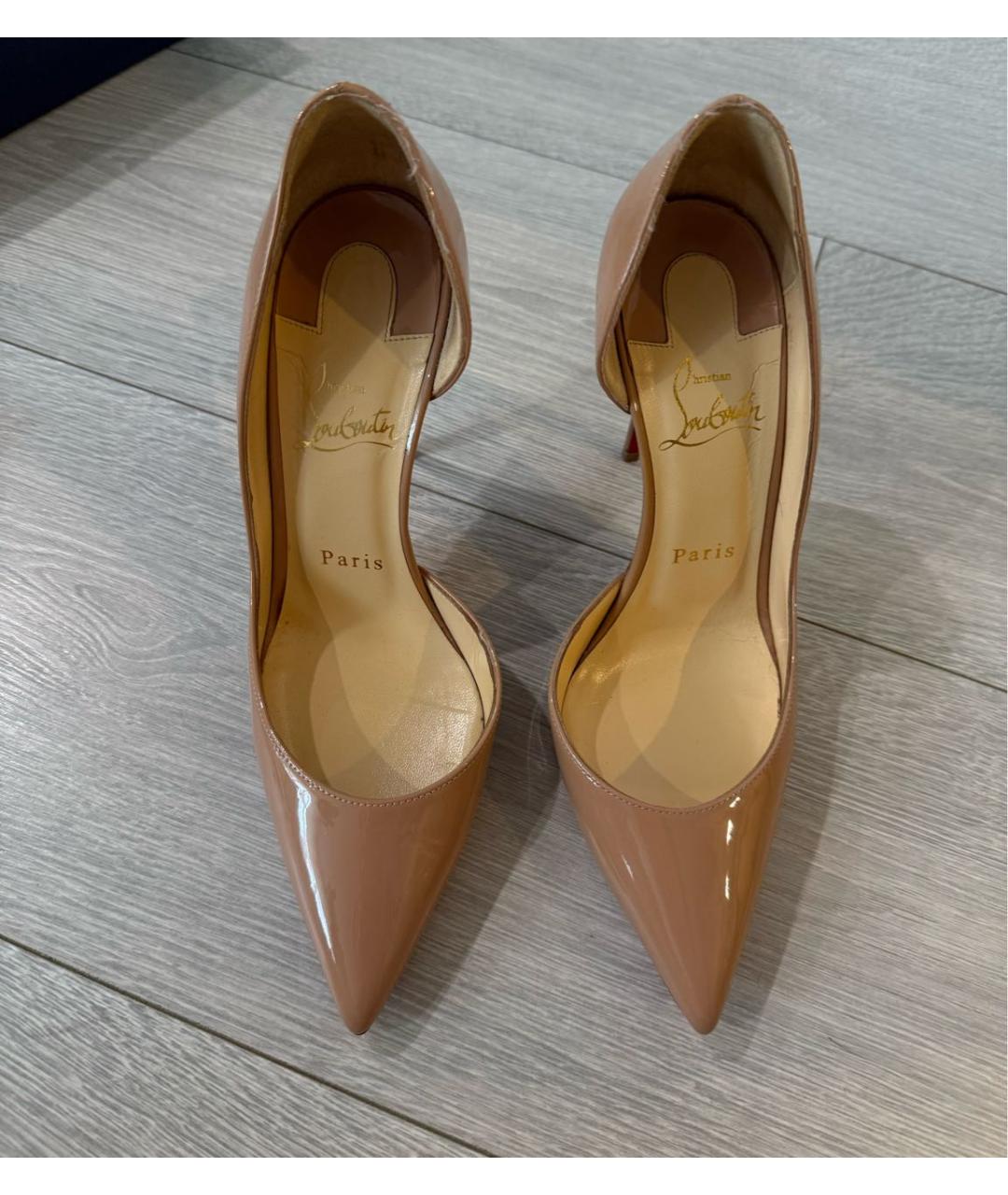CHRISTIAN LOUBOUTIN Бежевые туфли из лакированной кожи, фото 2