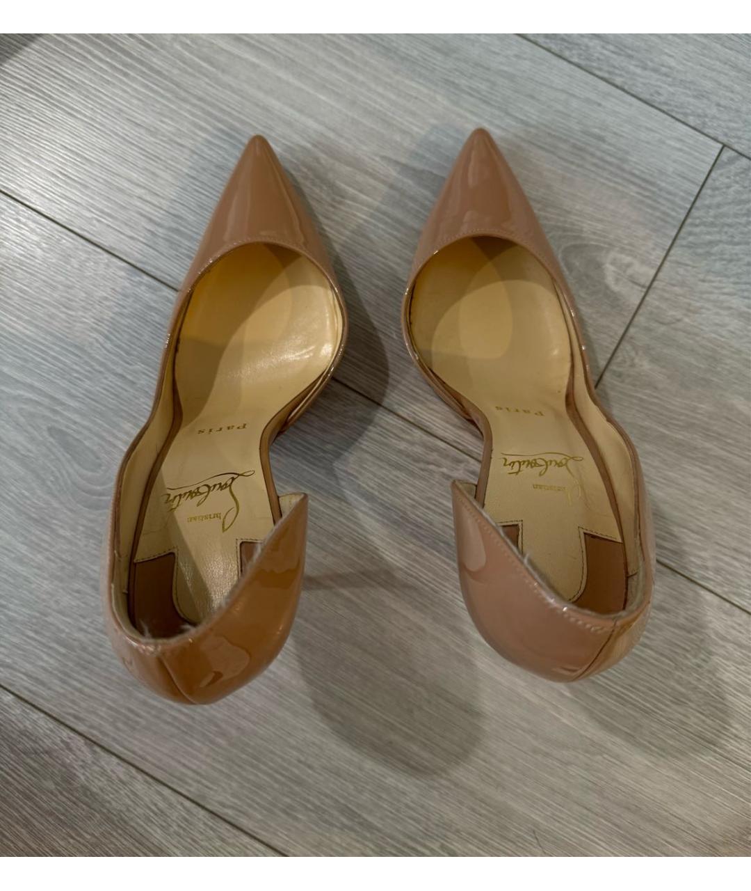 CHRISTIAN LOUBOUTIN Бежевые туфли из лакированной кожи, фото 3