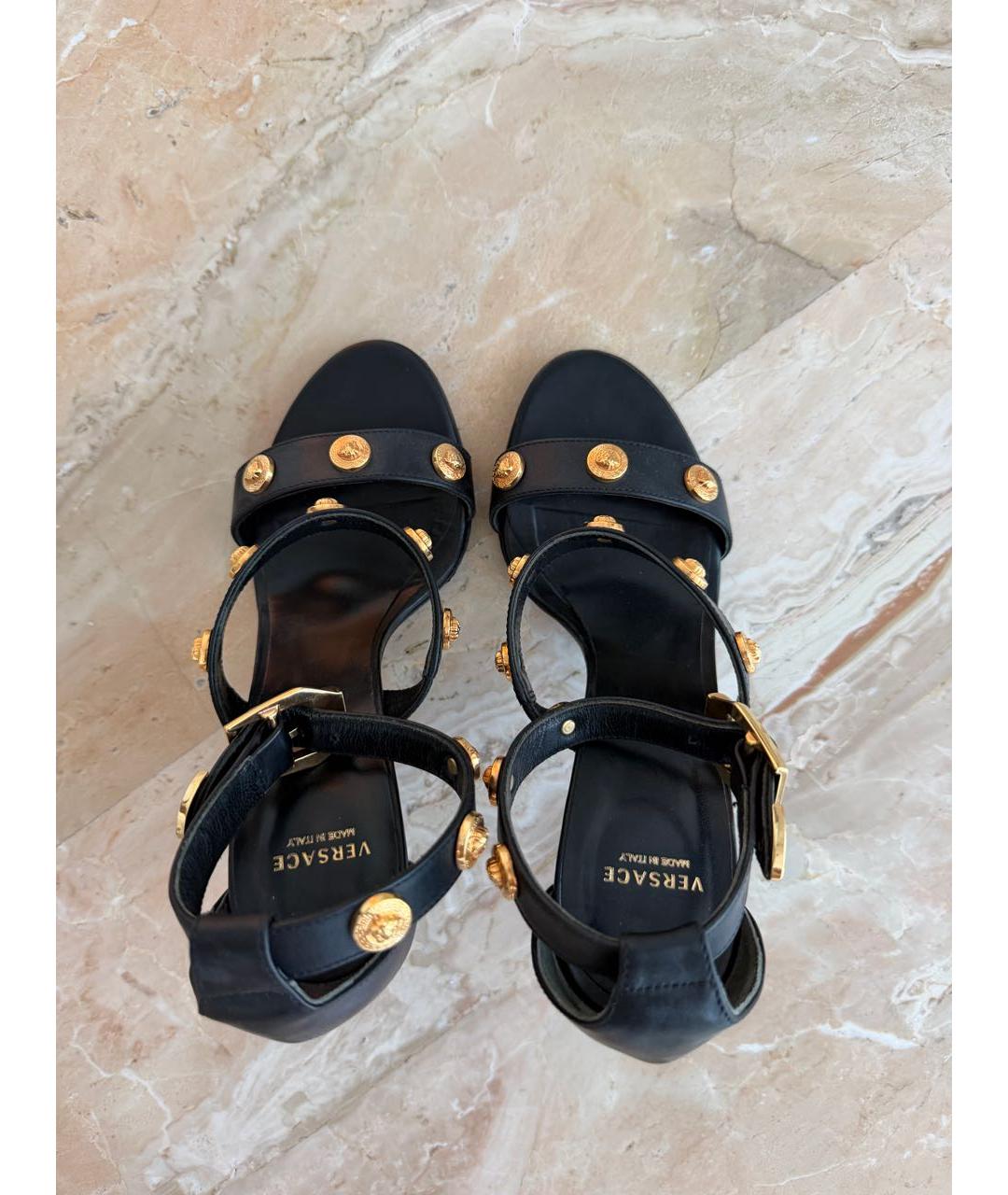 VERSACE Черные кожаные босоножки, фото 3
