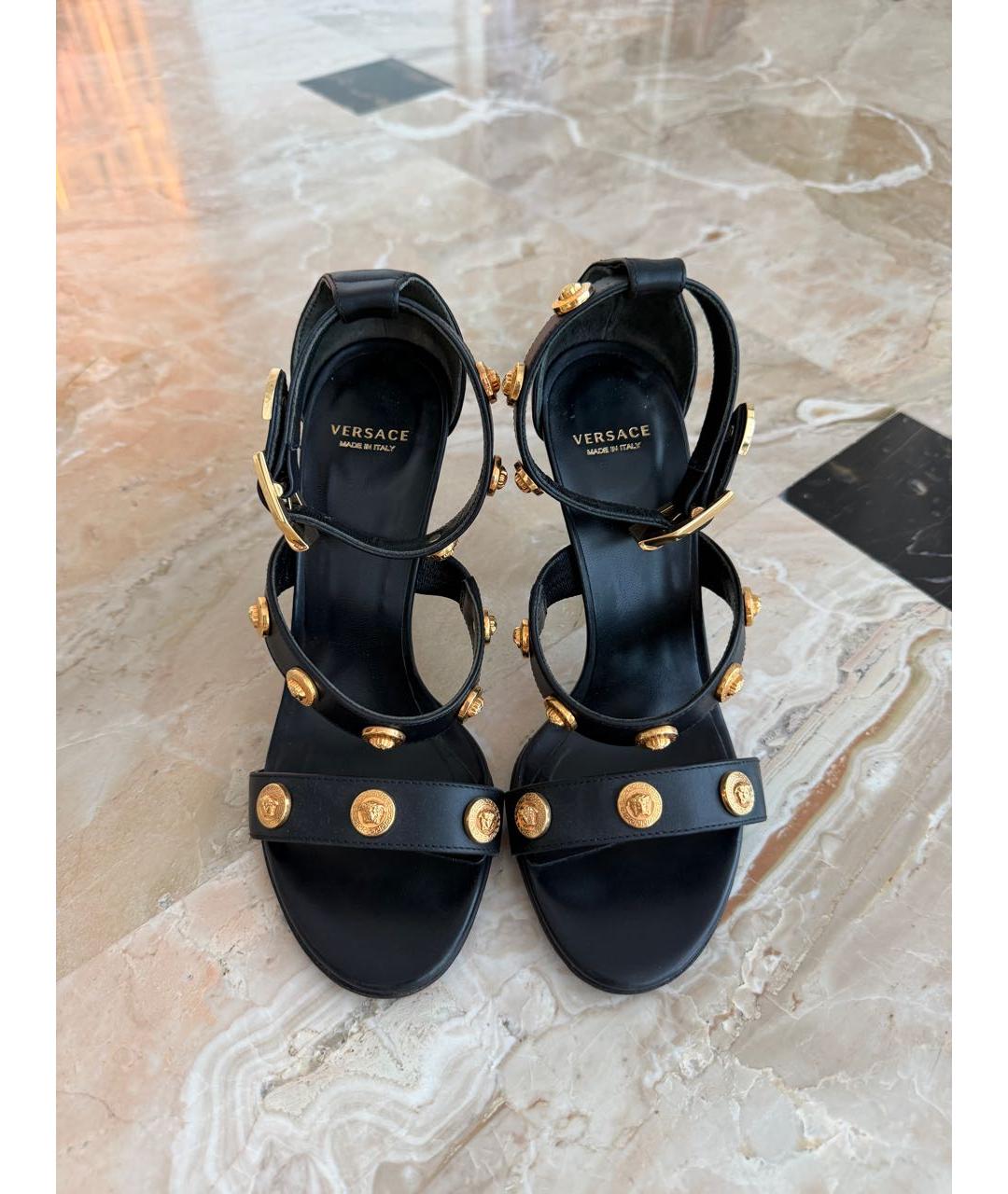 VERSACE Черные кожаные босоножки, фото 2