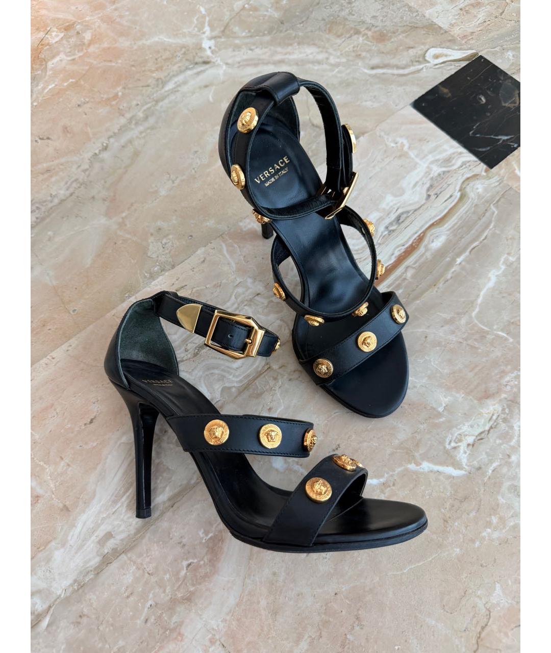 VERSACE Черные кожаные босоножки, фото 5