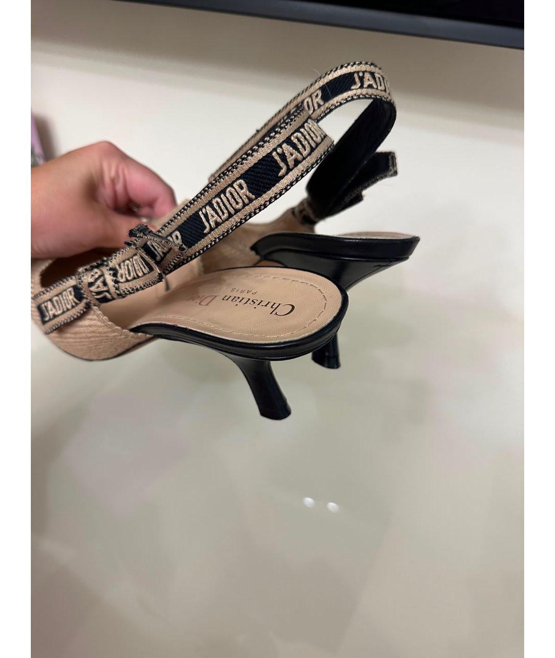 CHRISTIAN DIOR Золотые текстильные туфли, фото 4