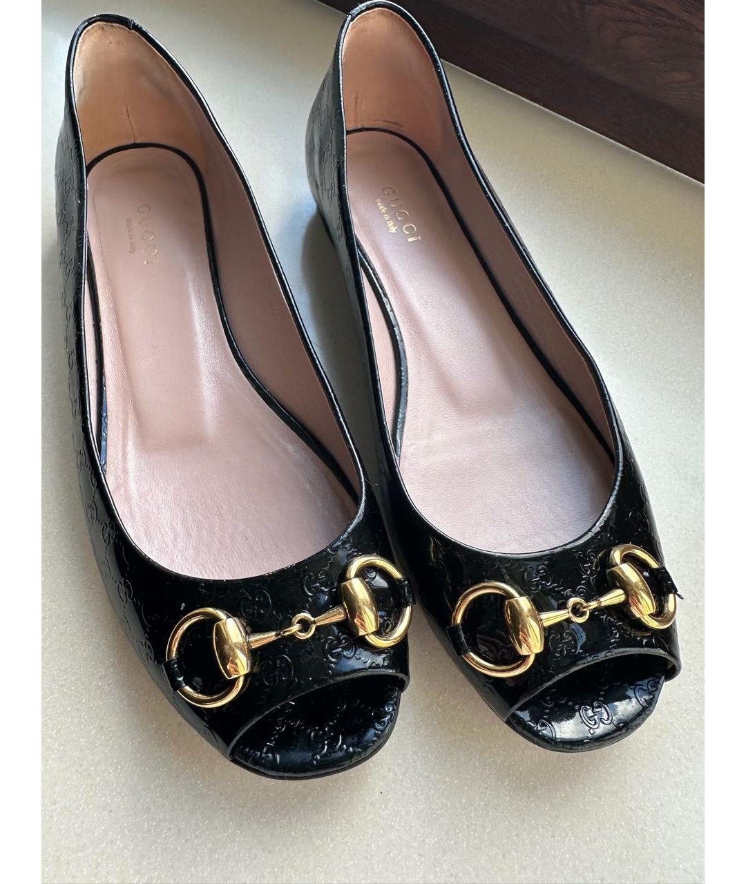 GUCCI Черные балетки из лакированной кожи, фото 2