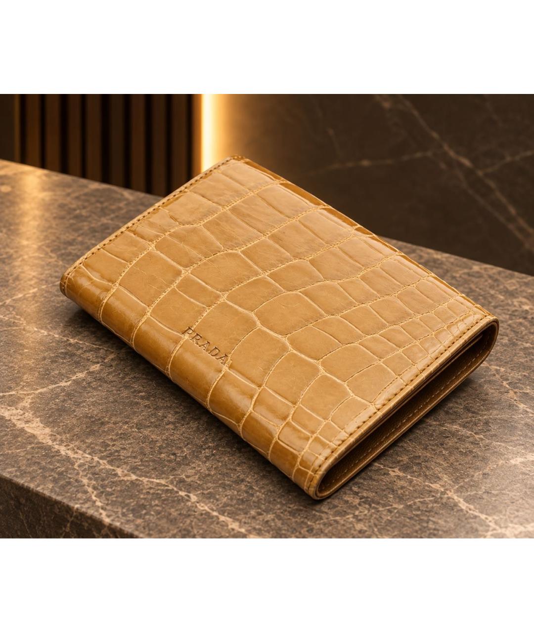 PRADA Горчичный кошелек из кожи крокодила, фото 8