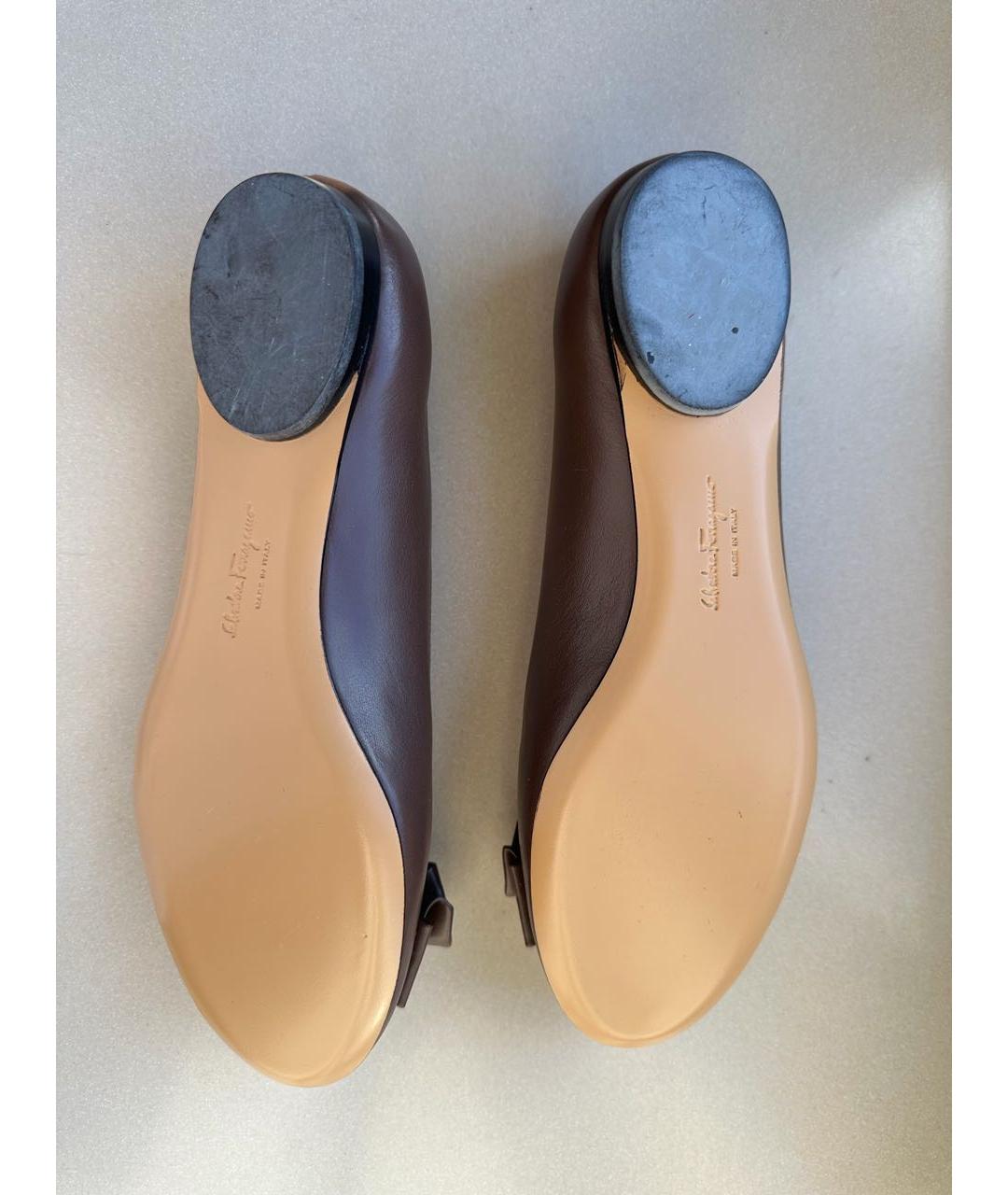 FERRAGAMO Коричневые кожаные балетки, фото 4