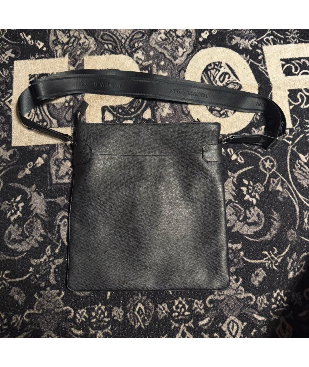 LOUIS VUITTON Черная кожаная сумка на плечо, фото 2