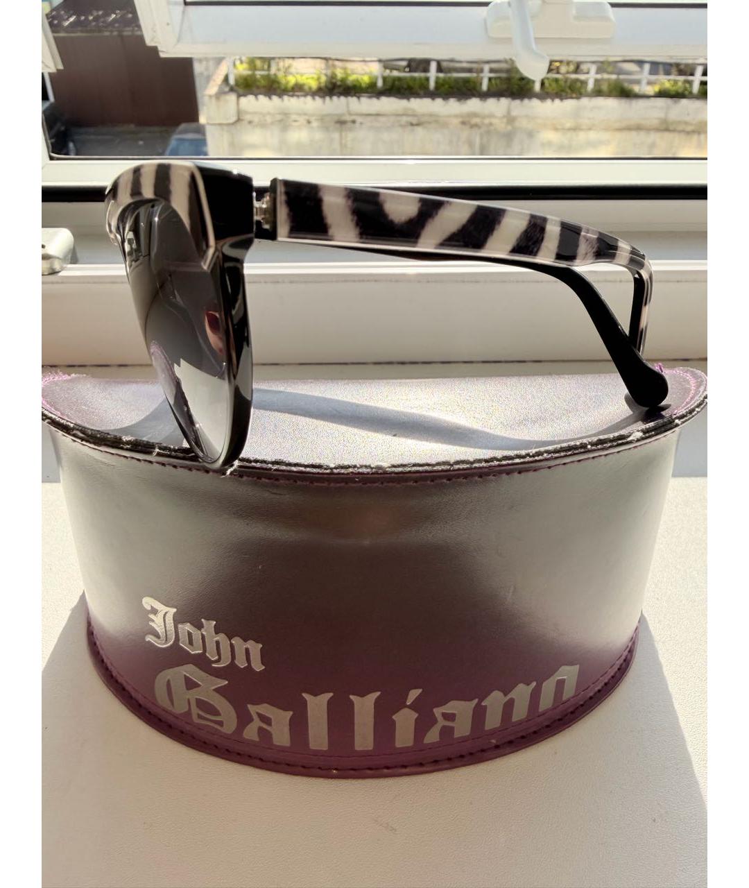JOHN GALLIANO Черные пластиковые солнцезащитные очки, фото 2