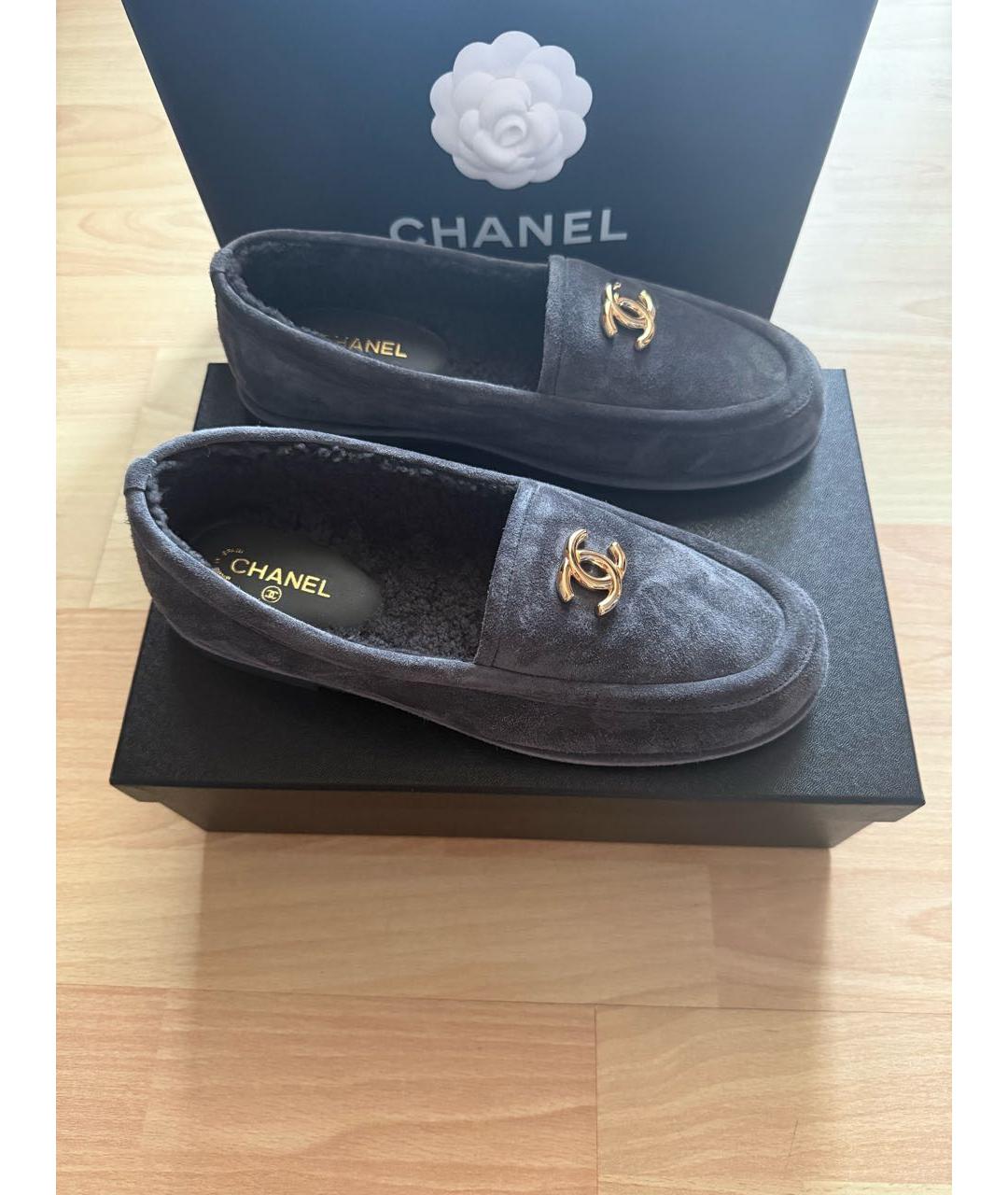 CHANEL Антрацитовые замшевые лоферы, фото 2