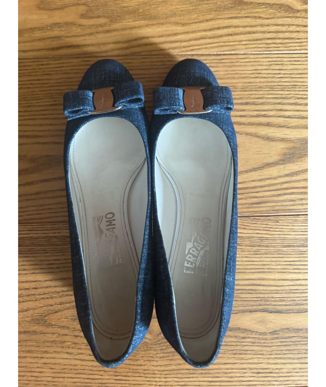 FERRAGAMO Синие текстильные балетки, фото 3