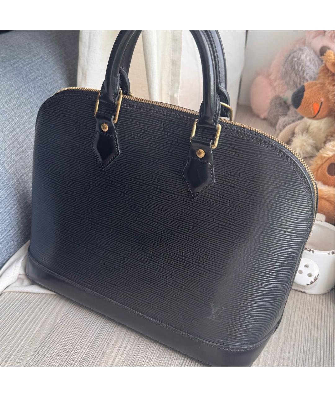 LOUIS VUITTON Черная кожаная сумка с короткими ручками, фото 9