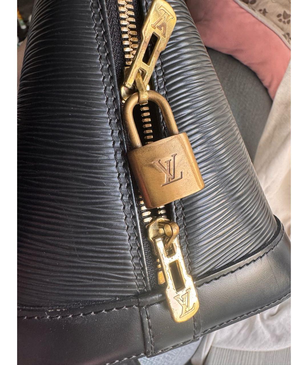 LOUIS VUITTON Черная кожаная сумка с короткими ручками, фото 8