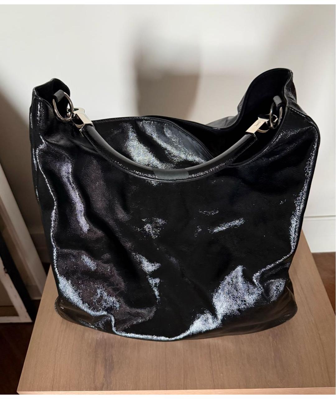 SAINT LAURENT Черная сумка с короткими ручками из лакированной кожи, фото 7