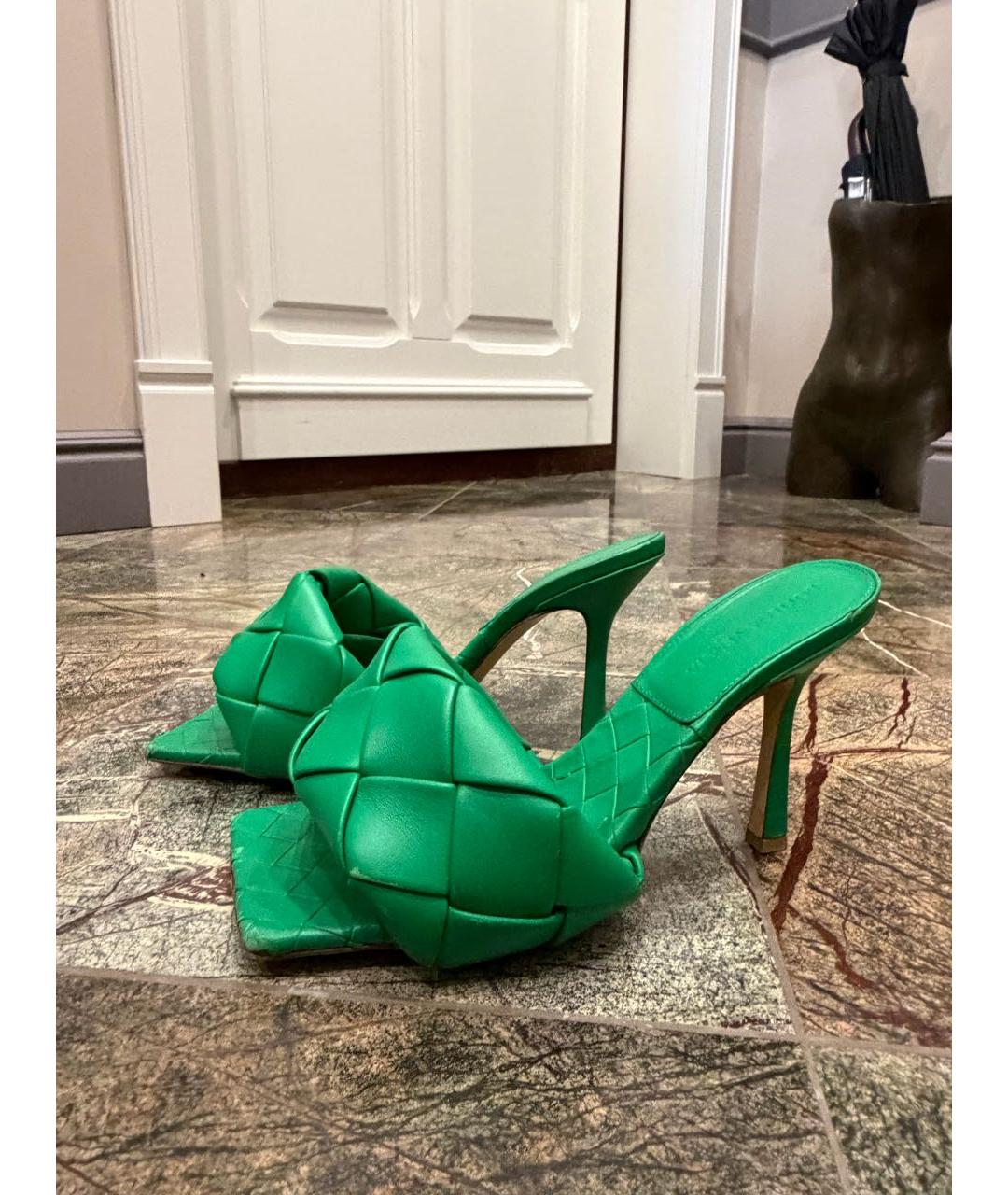 BOTTEGA VENETA Зеленые кожаные босоножки, фото 4