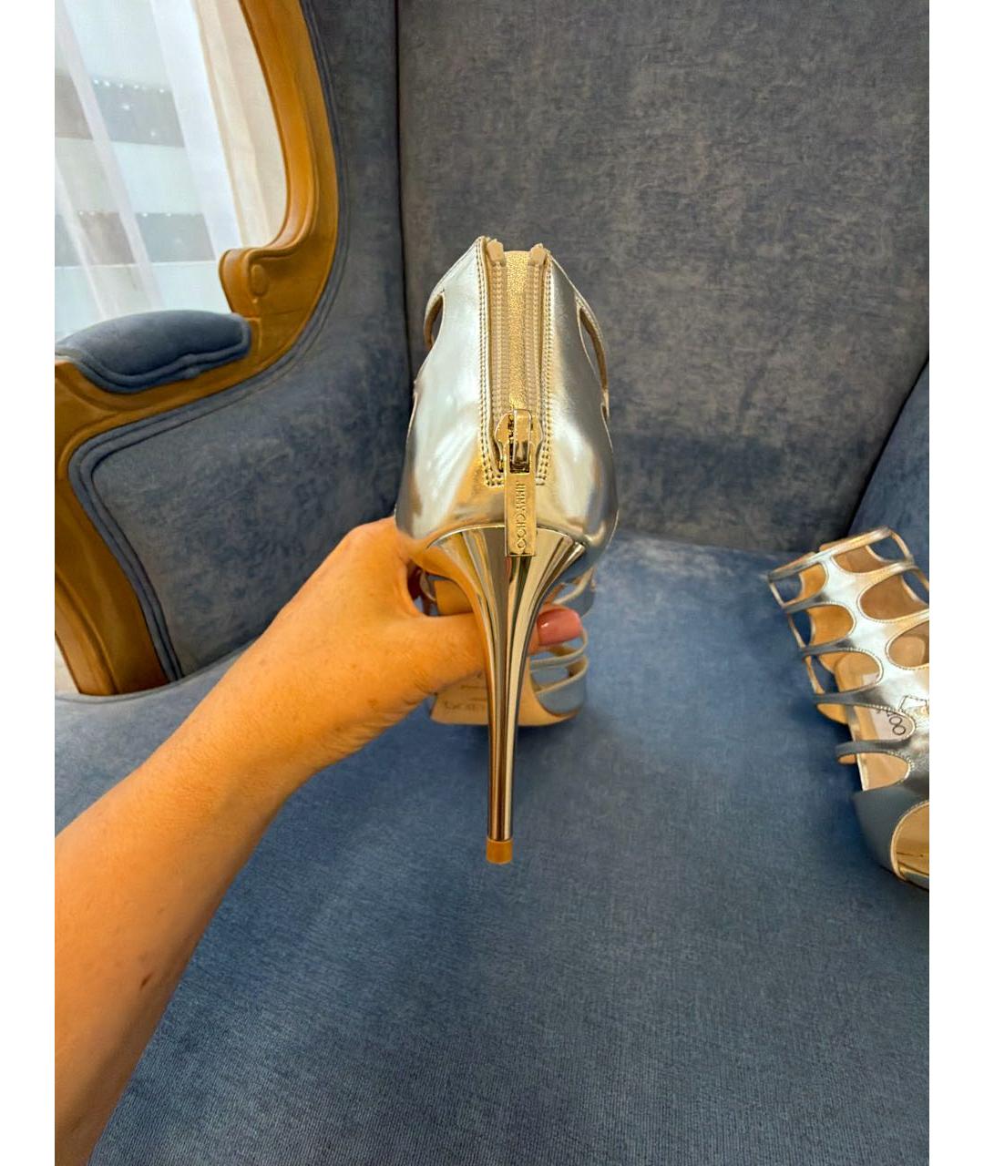 JIMMY CHOO Серебряные кожаные босоножки, фото 5