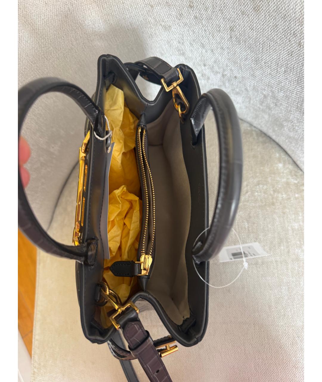 TOM FORD Серая сумка с короткими ручками из лакированной кожи, фото 4
