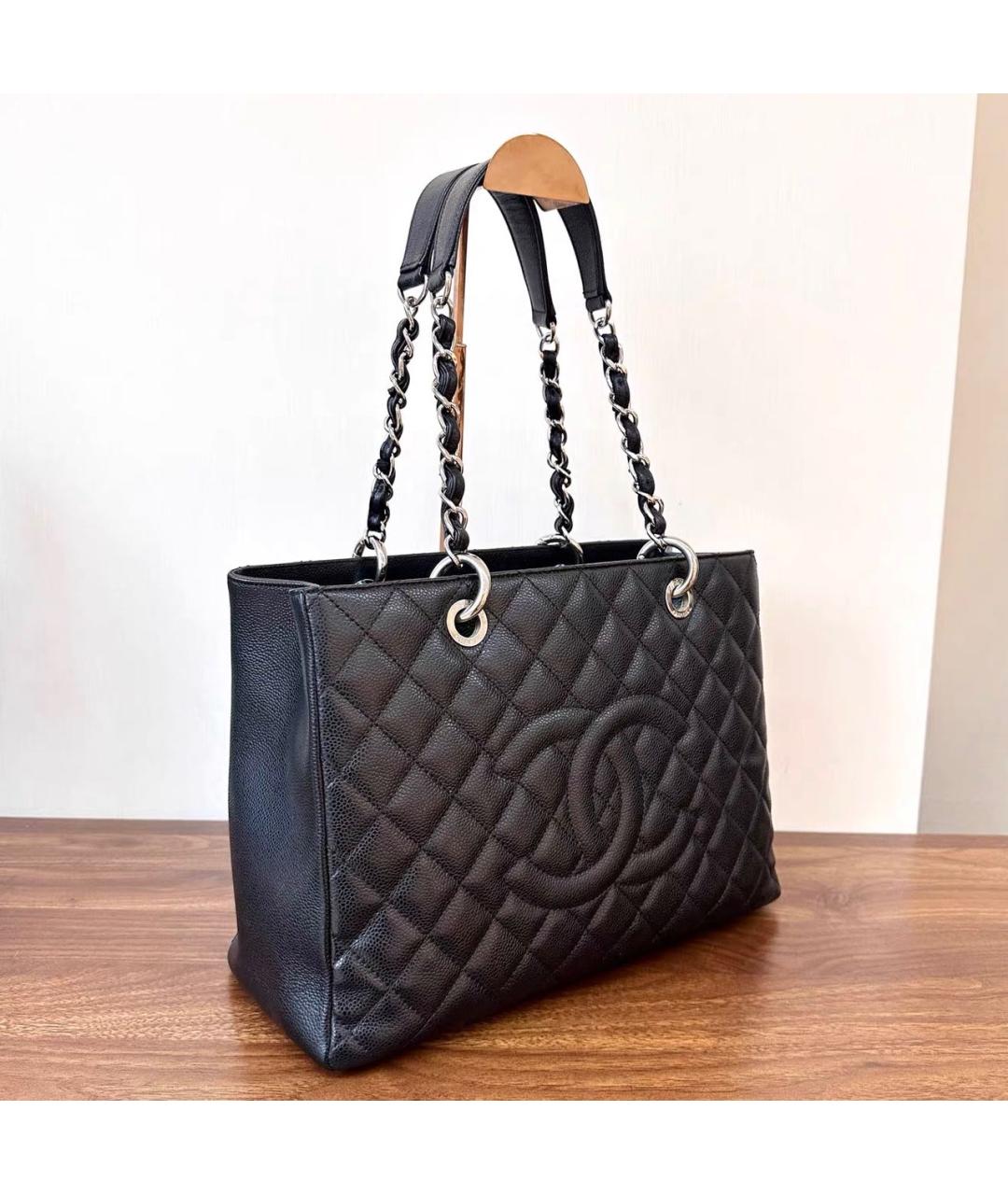 CHANEL Черная кожаная сумка тоут, фото 2