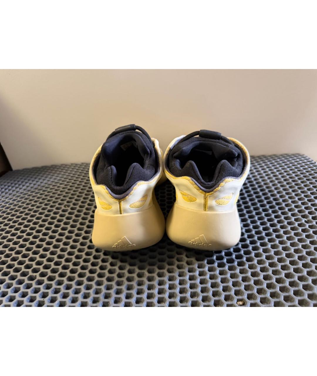 ADIDAS YEEZY Бежевые синтетические кроссовки, фото 3