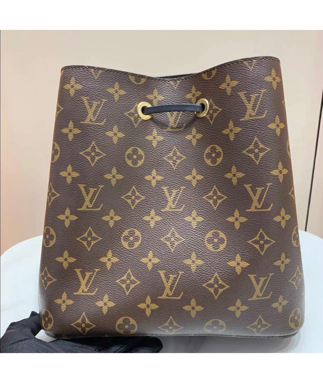 LOUIS VUITTON Черная кожаная сумка тоут, фото 3