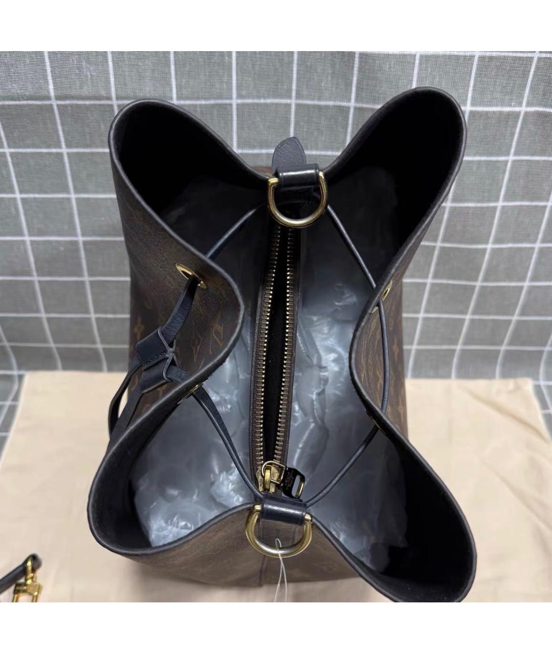 LOUIS VUITTON Черная сумка тоут из канвы, фото 3