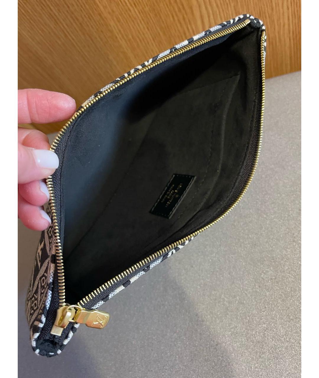 LOUIS VUITTON Черная тканевая косметичка, фото 3
