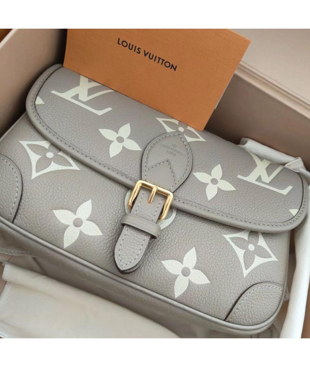 LOUIS VUITTON Бежевая кожаная сумка через плечо, фото 4