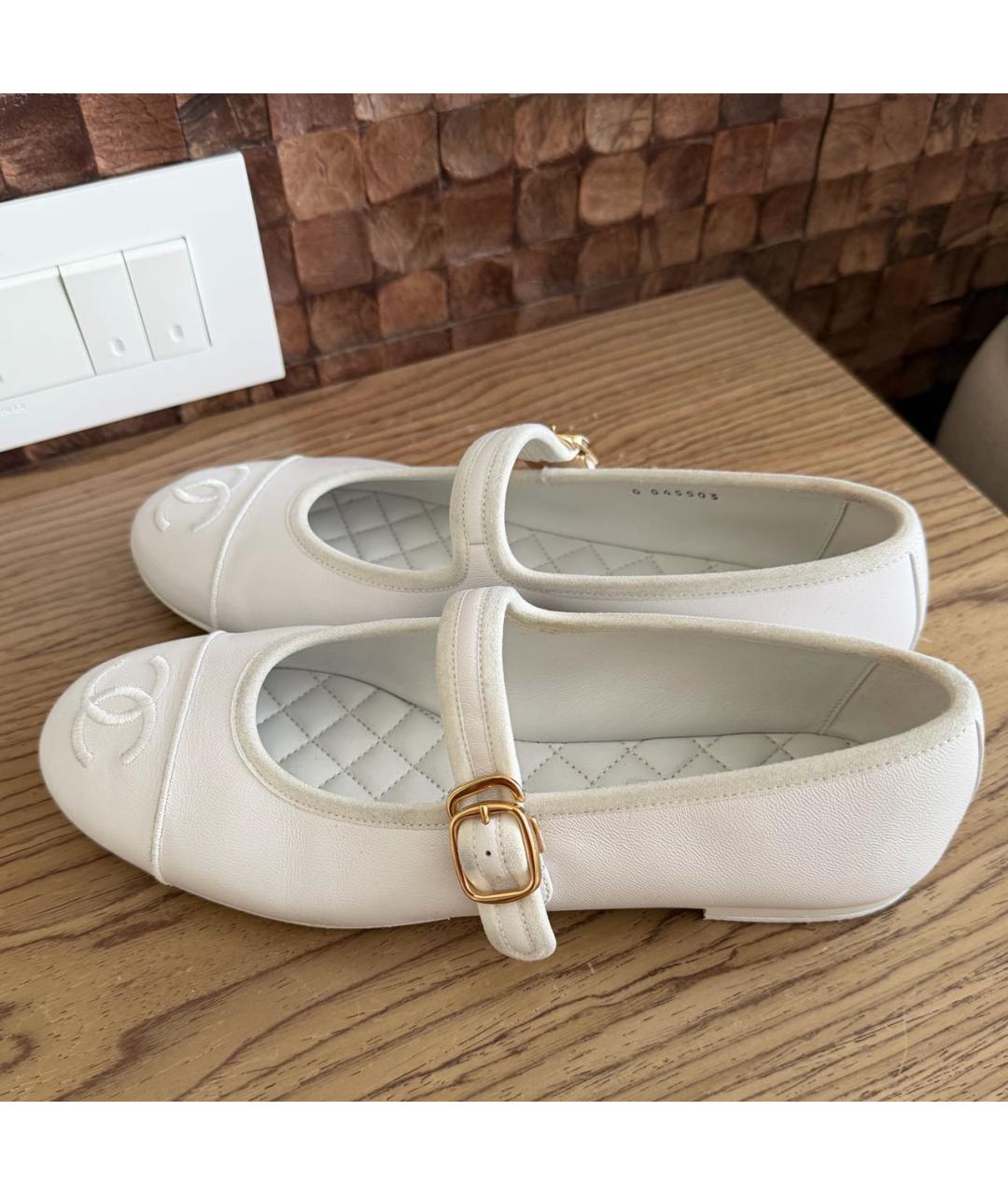 CHANEL Белые кожаные балетки, фото 5