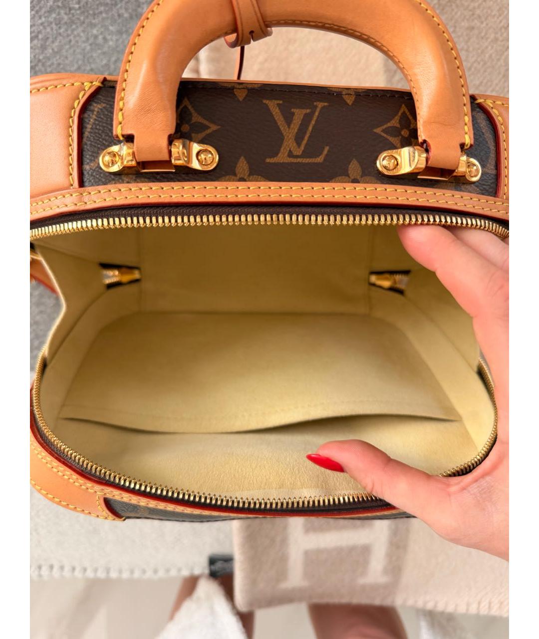 LOUIS VUITTON Коричневая сумка с короткими ручками из канвы, фото 3