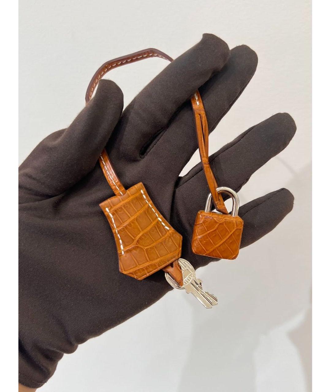 HERMES Коричневая сумка с короткими ручками из кожи крокодила, фото 6