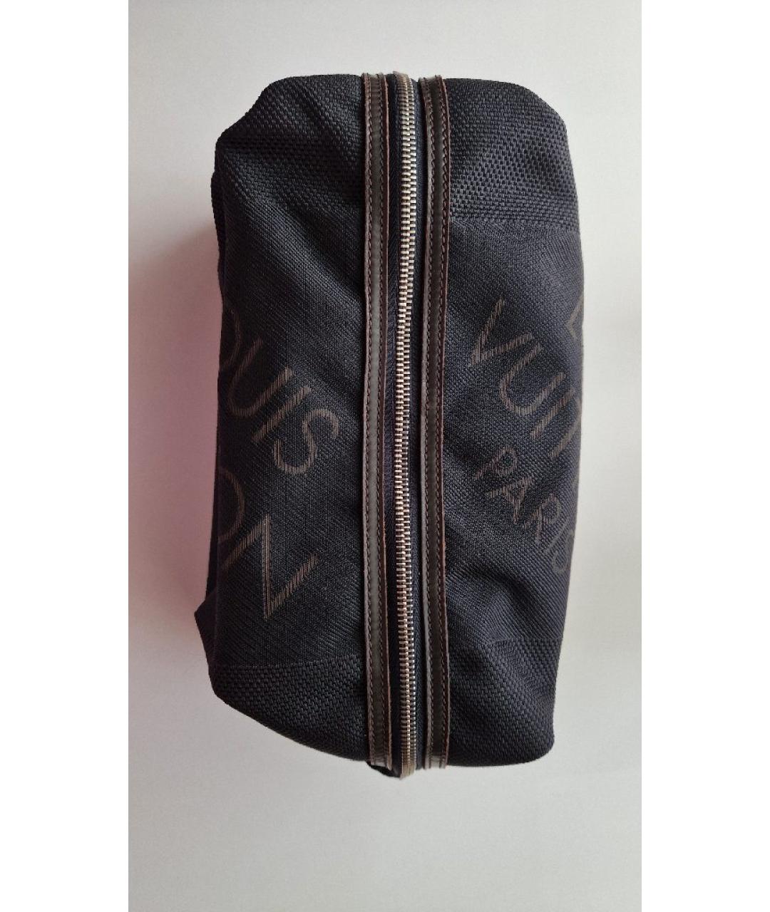 LOUIS VUITTON Черная тканевая косметичка, фото 4