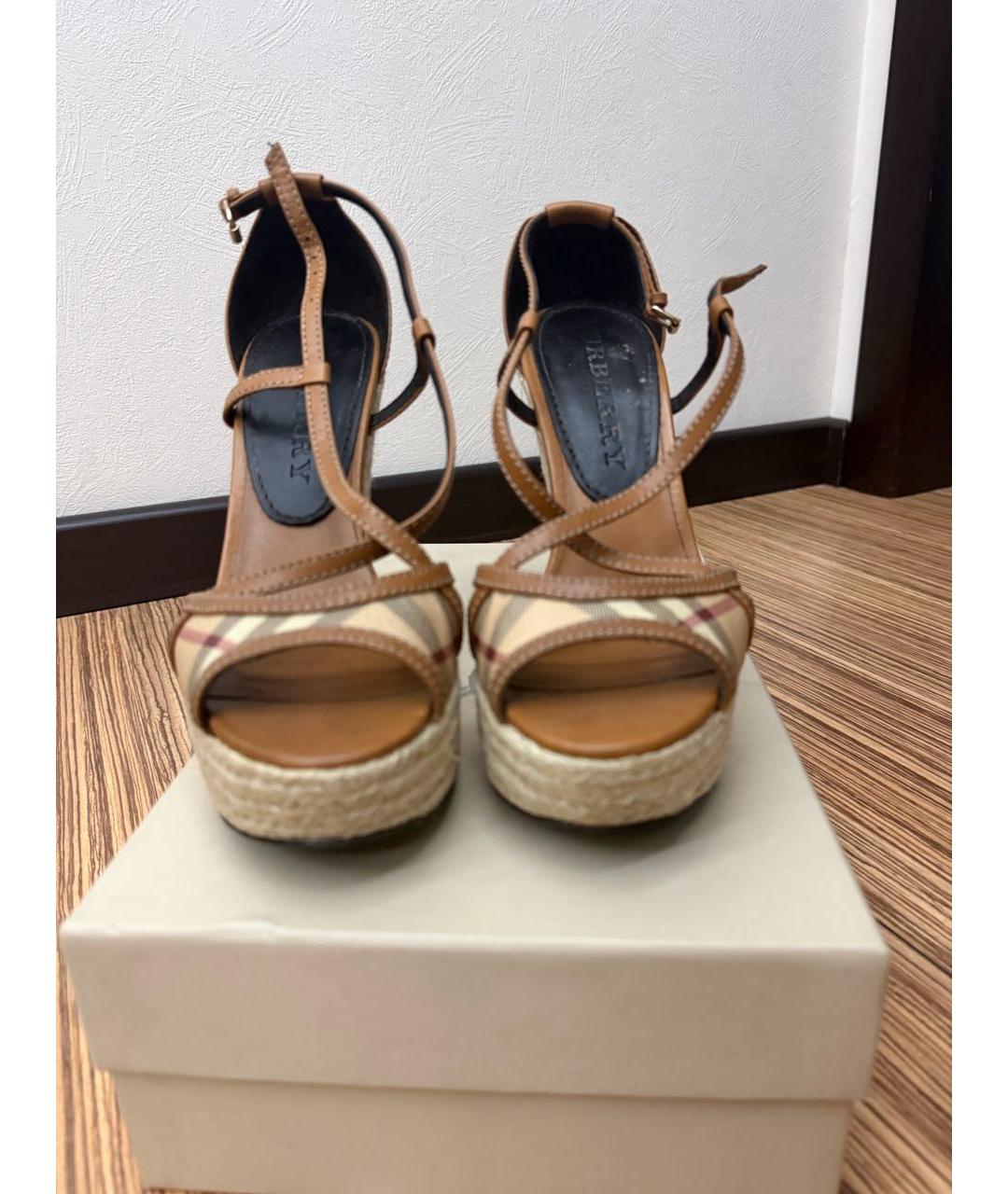 BURBERRY Бежевые кожаные босоножки, фото 3