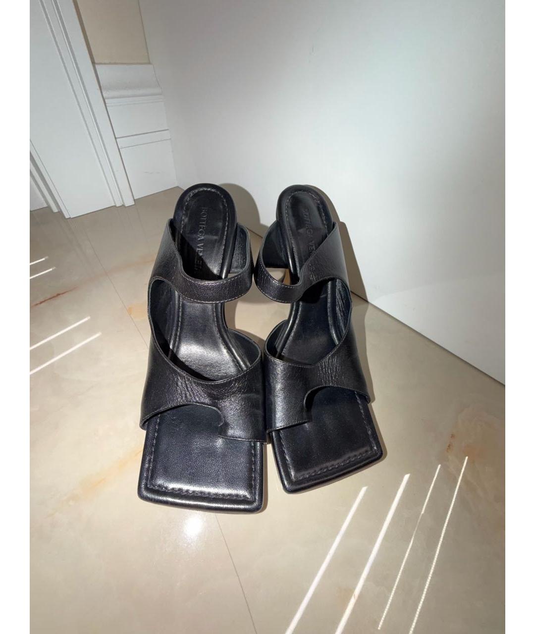 BOTTEGA VENETA Черные кожаные босоножки, фото 2