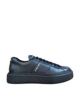 PRADA Низкие кроссовки / кеды