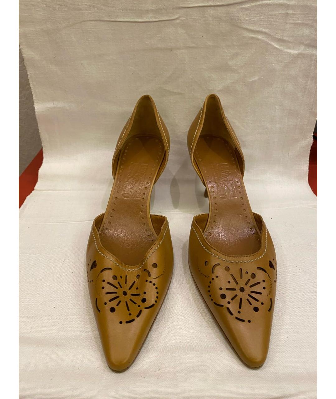 FERRAGAMO Горчичные кожаные туфли, фото 2